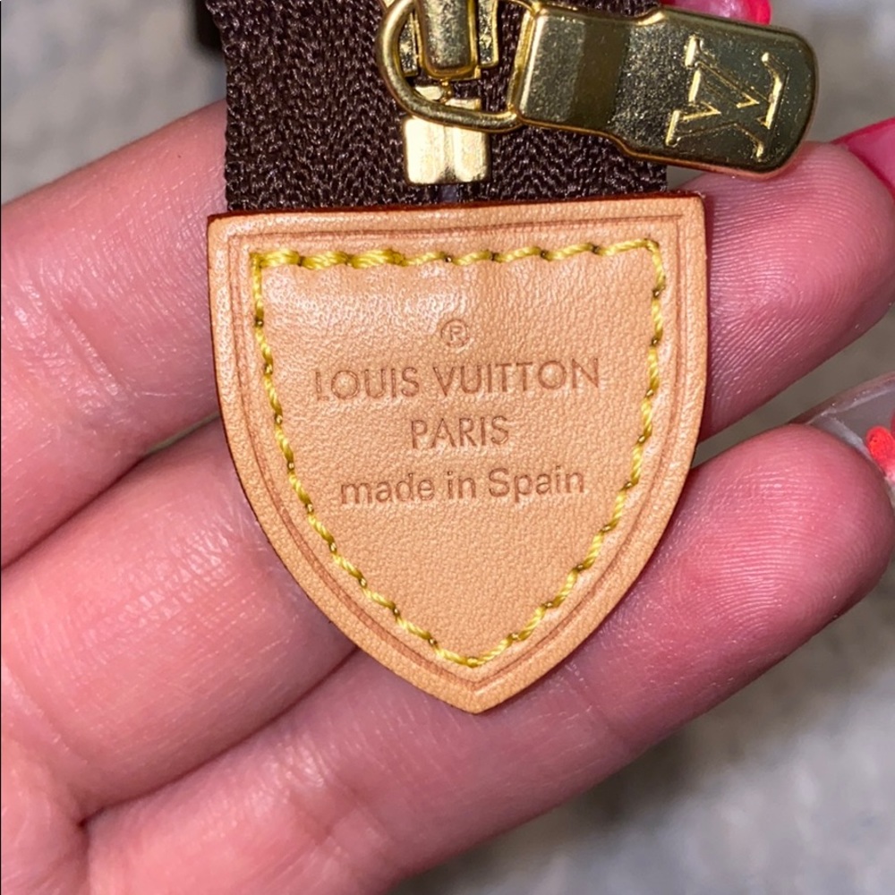 Louis Vuitton Clutch - Picture 4 of 6